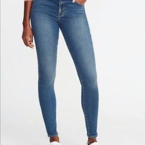 Old Navy Rockstar Jeans Sz 2